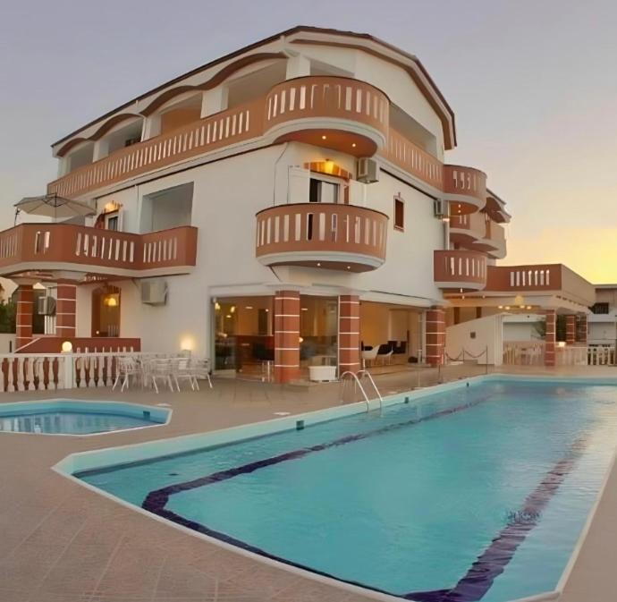 Hotel Alexandros Амудья Екстер'єр фото