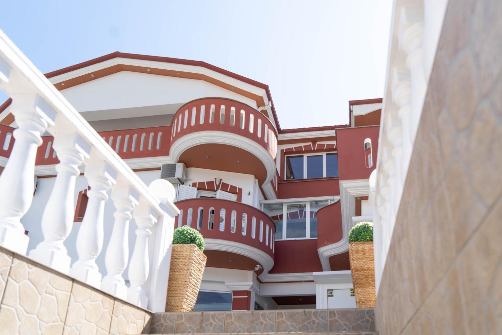 Hotel Alexandros Амудья Екстер'єр фото