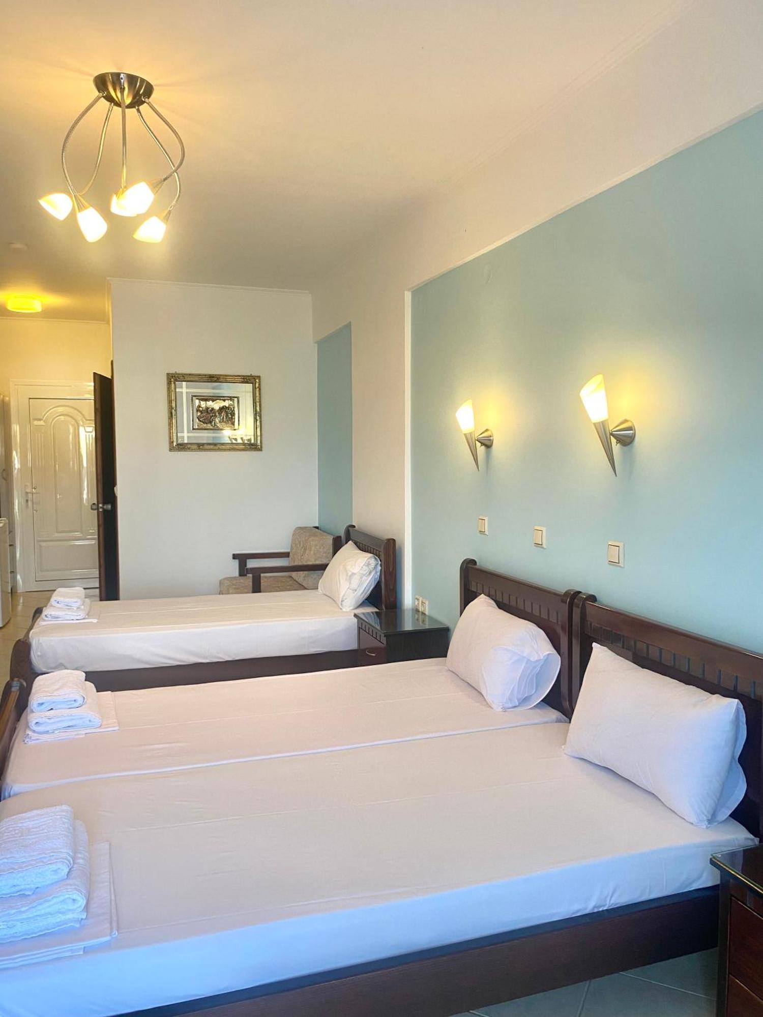 Hotel Alexandros Амудья Екстер'єр фото